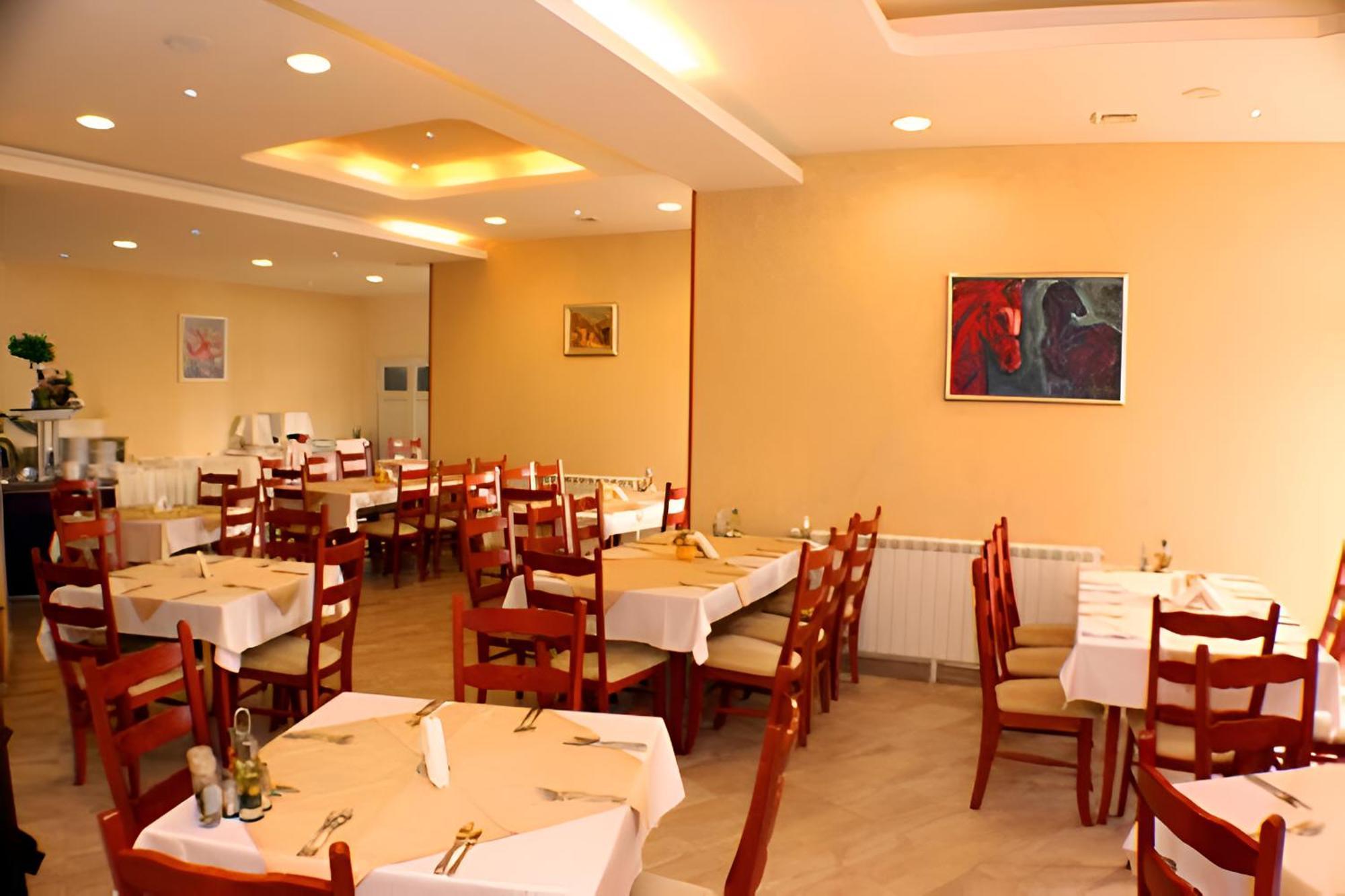 פמפורובו Dafovska Hotel מראה חיצוני תמונה
