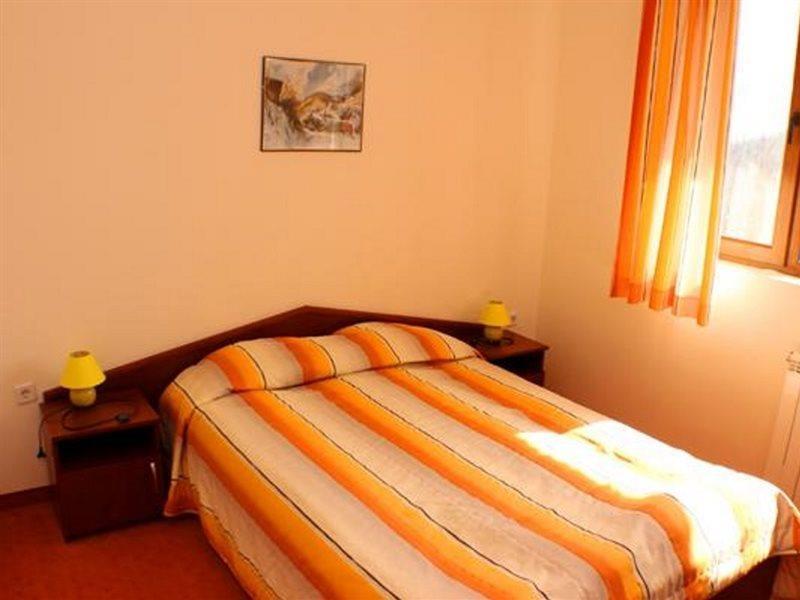 פמפורובו Dafovska Hotel מראה חיצוני תמונה