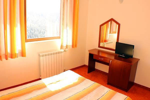 פמפורובו Dafovska Hotel מראה חיצוני תמונה