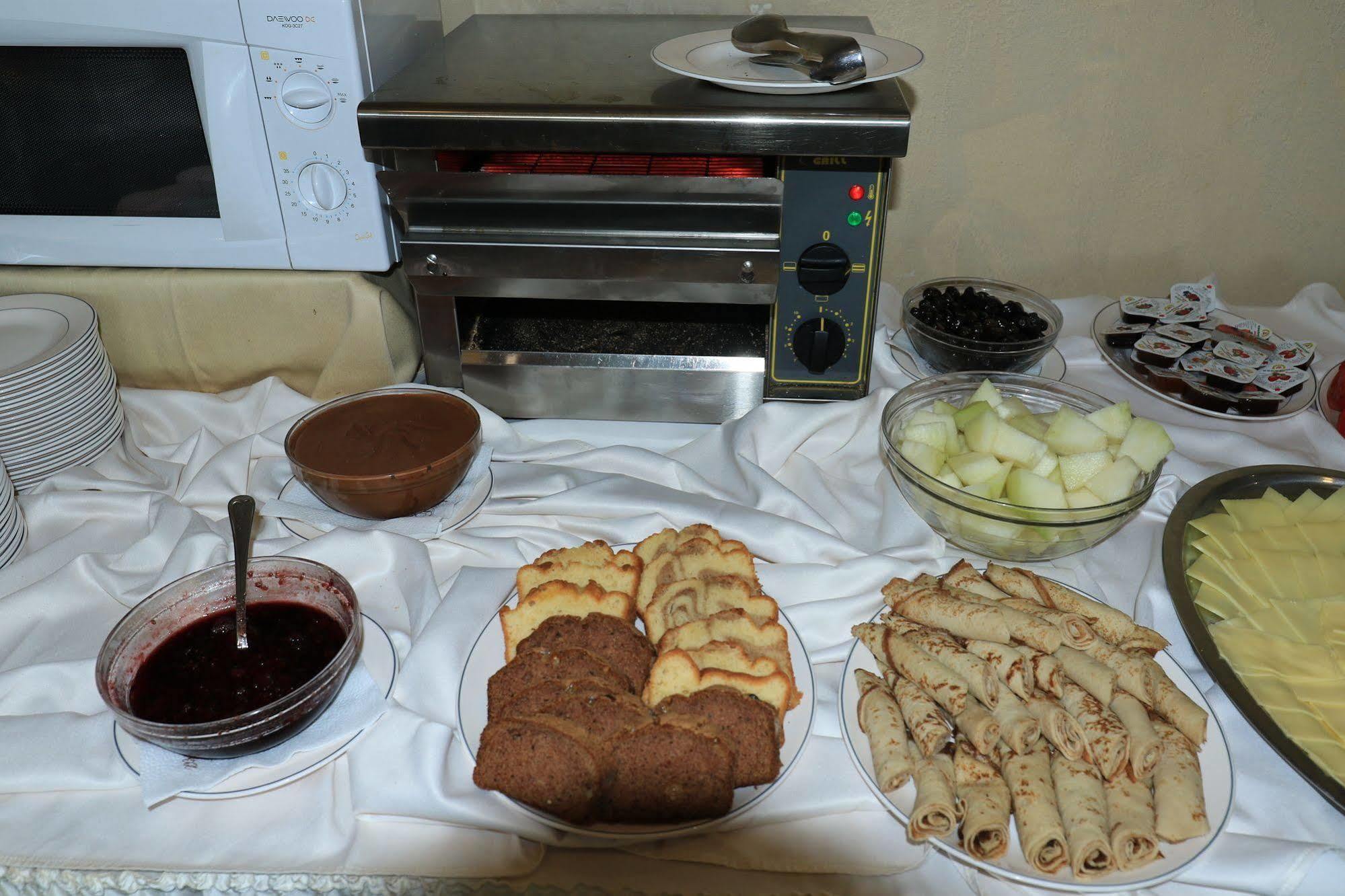 פמפורובו Dafovska Hotel מראה חיצוני תמונה