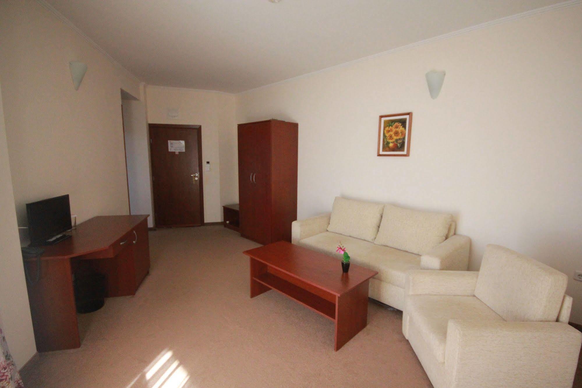 פמפורובו Dafovska Hotel מראה חיצוני תמונה