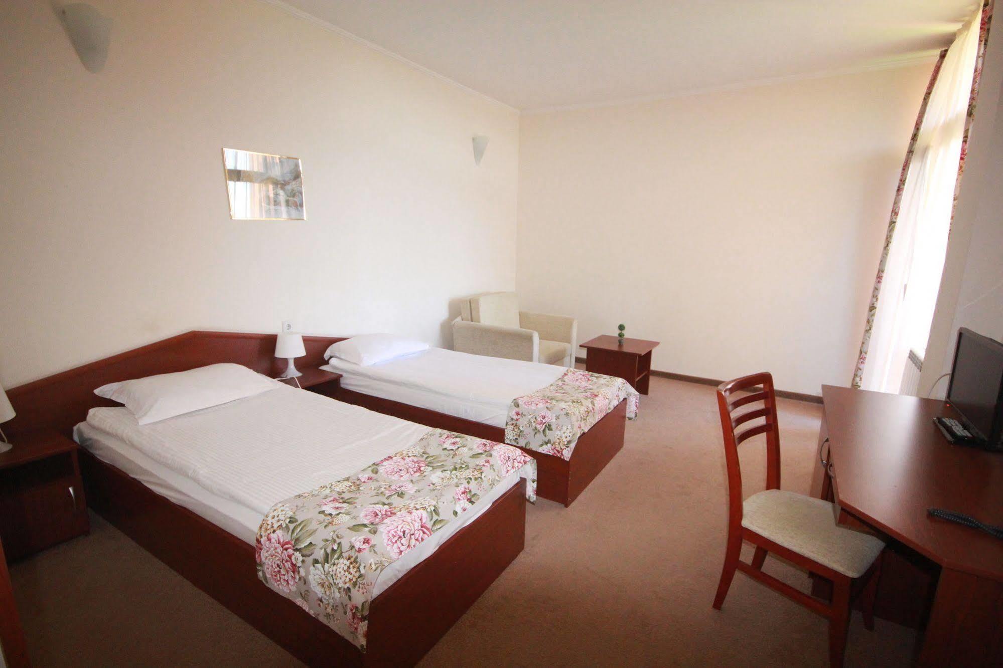 פמפורובו Dafovska Hotel מראה חיצוני תמונה